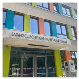 Fassadenbuchstaben für Schule