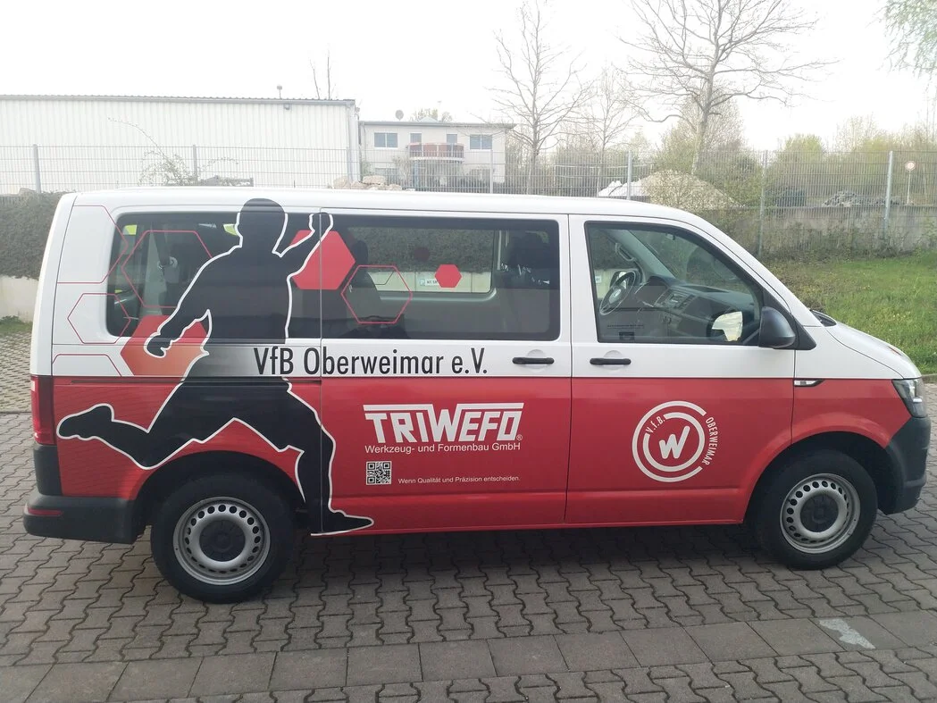 Beklebter Firmenwagen